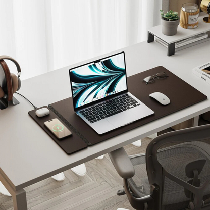VoltDesk – Schreibtischunterlage mit Ladefunktion – Produktansicht 5